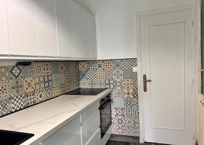 דירה With Veranda 5min Walk To The *