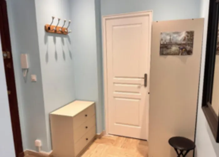 With Veranda 5min Walk To The Lejlighed Nice